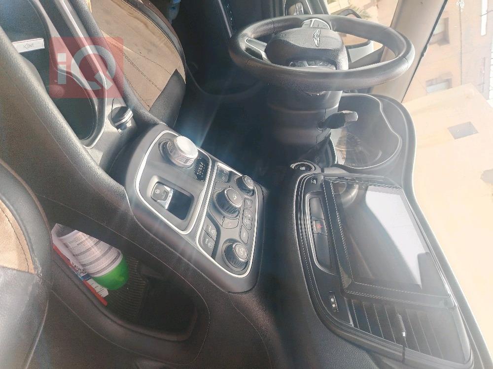 کرایسلەر 200